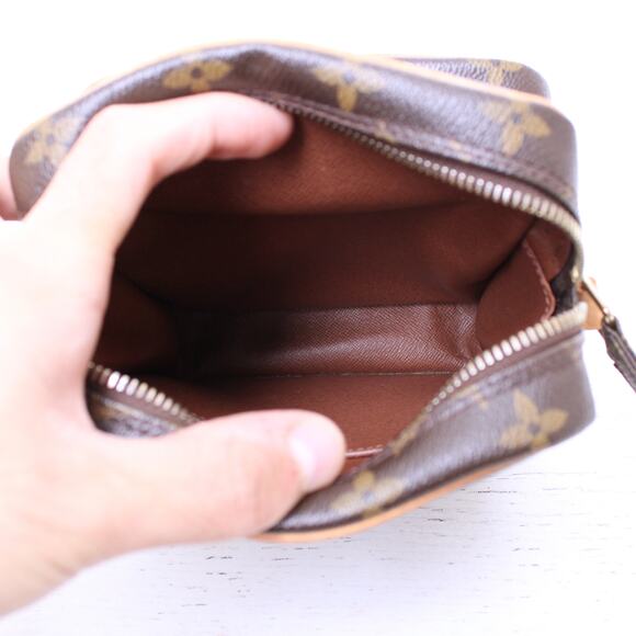 Louis Vuitton Amazon Crossbody Monogram Shoulder Bag Leather Small Purse A4067 - Picture 4 of 12